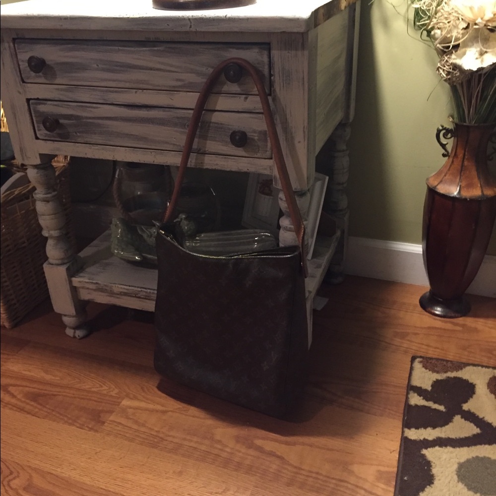 Louis Vuitton looping GM additional photos